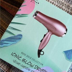Aria Beauty Ionic Blowdryer